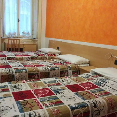 Adam's House Ostello *
