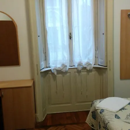 Hostal Adam's House
