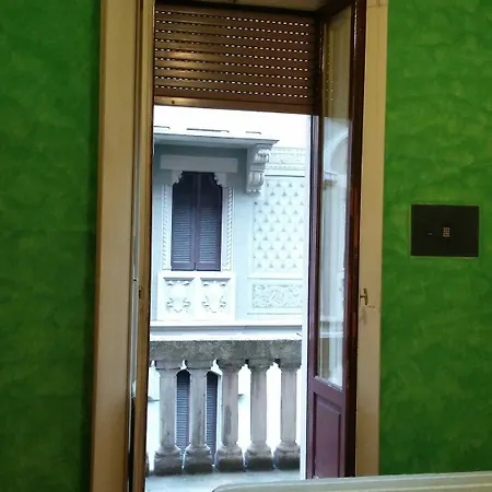 آدمز هاوس بيت شباب ميلان